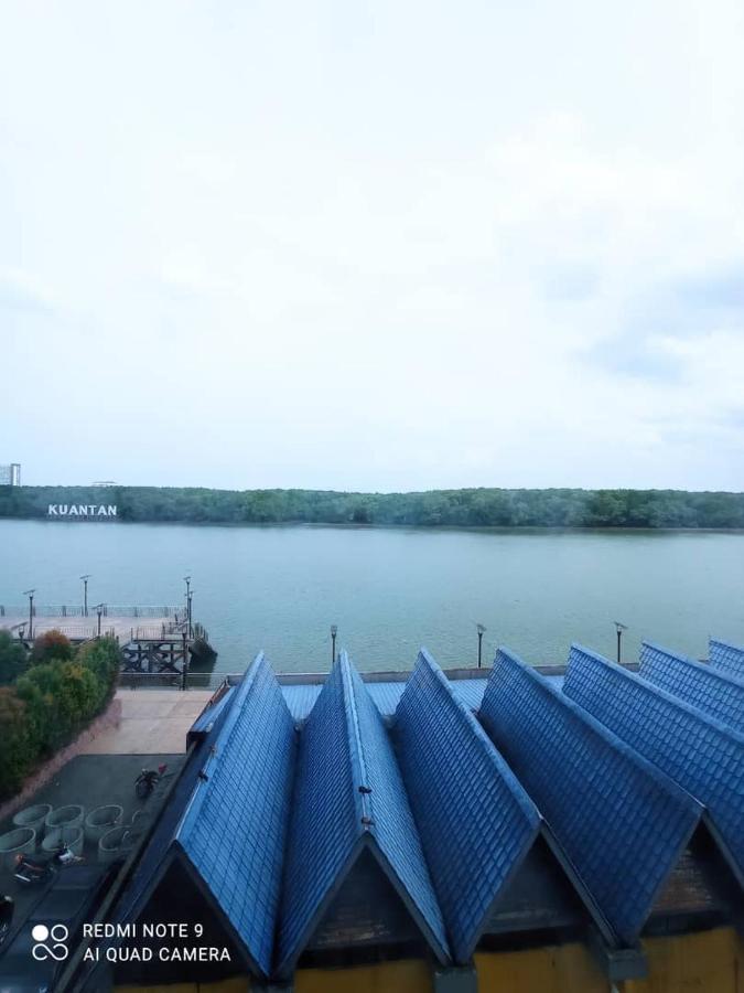 The Riverbank Hotel Куантан Экстерьер фото